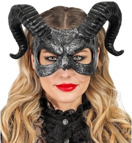 Mask sarvedega hõbe